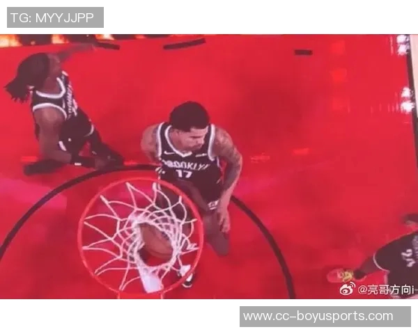 杰伦布朗意外撞击K乔治白T恤沾满发际线粉成新焦点