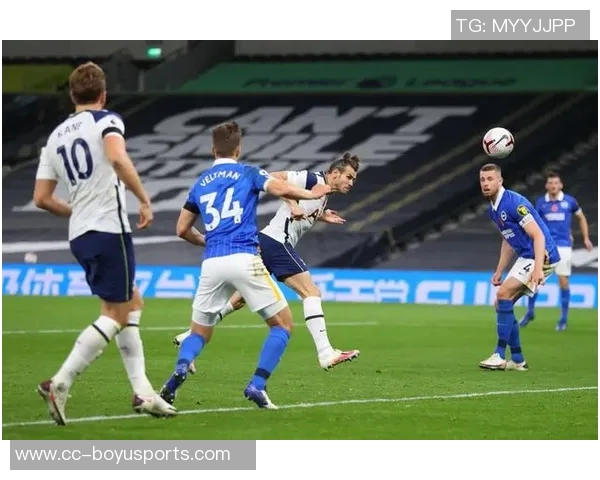 奥多贝尔精准传中特尔头球击中横梁险些破门 奥多贝尔精准传中特尔头球击中横梁险些破门