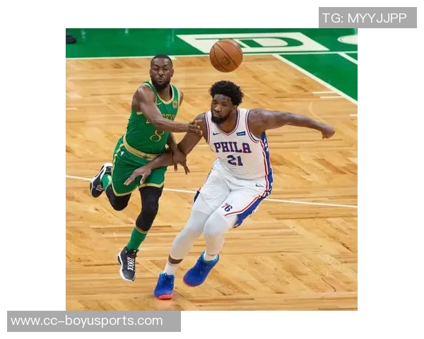 老哥你又胖了美记与绿军传奇安东尼沃克合影引发热议