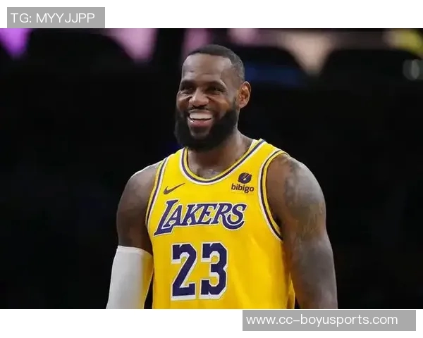 里夫斯称赞詹姆斯训练状态良好期待他强势回归球队