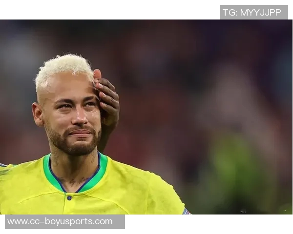 内马尔健身房自拍照引发热议展现运动激情与坚持不懈的决心